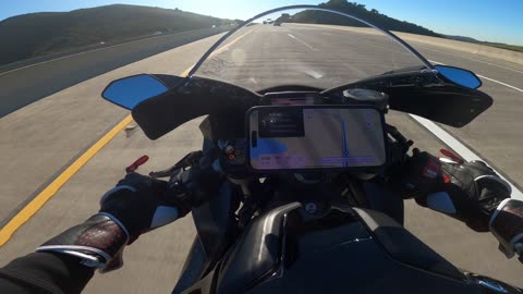 BACKPACK BLOWS OPEN ON HIGHWAY | Riding my R1