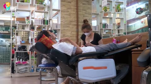 A beautiful massage from the barbershop’s most beautiful woman - Shave, head and face massage