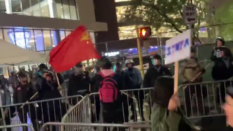 0ct 10 2019 Minnesota trump rally 1.14 Destroying barricades, soviet flag, black bloc