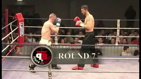 Andrew Tate fights with broken hand