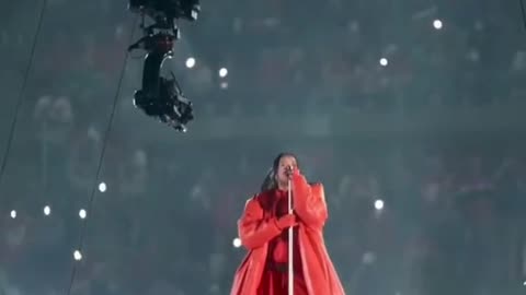 Rihanna sing in the Super Bowl