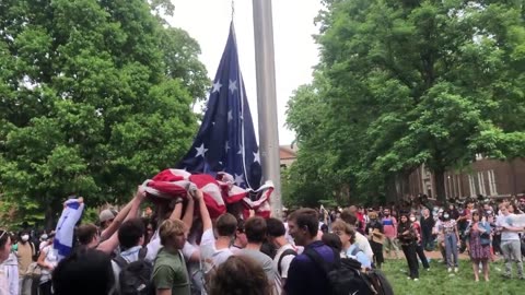 LEGENDARY: UNC Students Protect American Flag From Anti-Israel Protesters In Powerful Moment