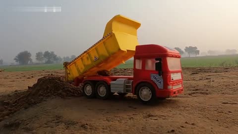 Construction vehicle excavator toys that children like