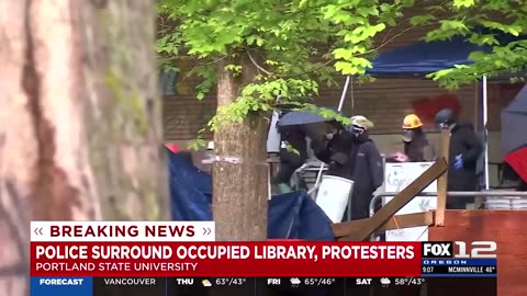 PANTIFA SOY BOYS FLEE PSU LIBRARY 🚨 AS POLICE SURROUND BUILDING