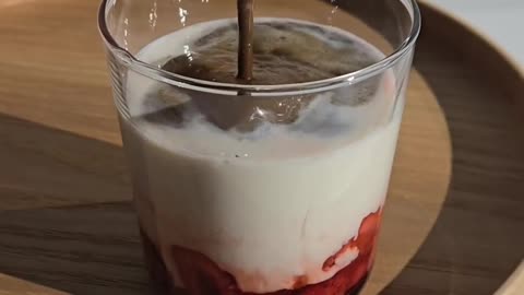 🍓 Strawberry Hojicha Latte