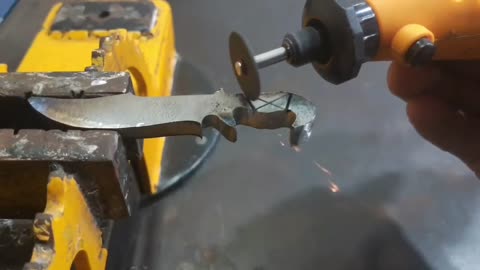 🔴 Turning Rusted Plumb Bob into a Little Knife
