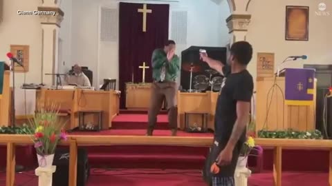 Man arrested after allegedly attempting to shoot pastor during sermon