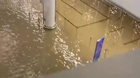 flood in Auckland airport, new zealand