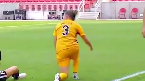 Crazy and Funny Moments in Women’s Football!