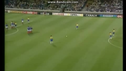 Insane goal by Roberto Carlos MUST WATCH