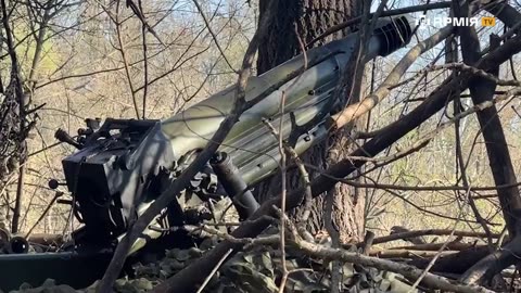 Ukrainians Firing an Italian-Made 105mm Intermediate Artillery Gun