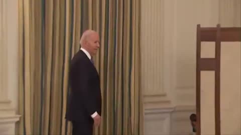 BIDEN SMILES WHEN ASKED WHETHER TRUMP IS NOW A POLITICAL PRISONER IN THE UNITED STATES..mp4