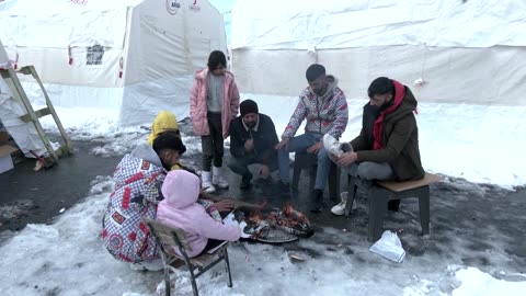 Humanitarian tent city spreads after Turkey quake