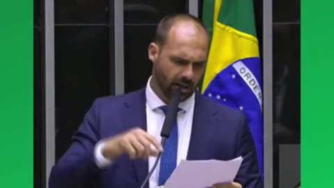 Eduardo Bolsonaro se horroriza com garantia de charutos dada por Cuba