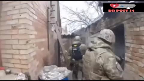 Ukraine footage, Ukrainian soldiers surround and raid houses where Russians were hiding in Bakhmut,