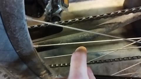 How to fix a broken spoke on your bike?