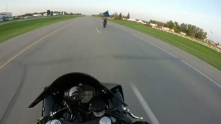 Yamaha R6 wheelie