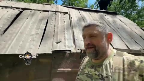 Russian Propagandist Demos a Russian Turtle Tank