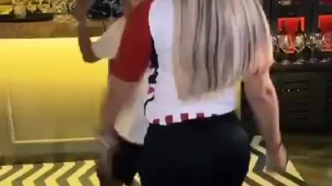 Mane Díaz junto a Day Vásquez bailan 'El secuestro'