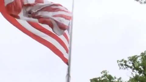UNC Chancellor Returns American Flag!