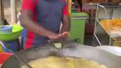 Craziest street side Potato Chips making 😋