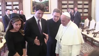 Jesuit WEF puppet Justin Trudeau praises Communist China, gives Jesuit texts to Pope Francis as gift