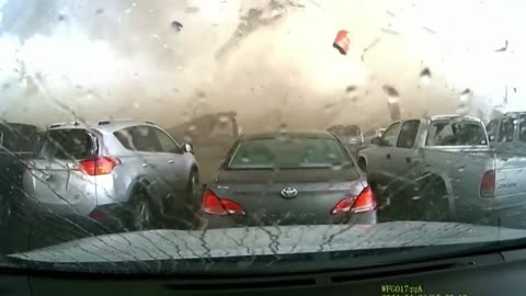 Dash cam footage off terrifying Tornado from lincoln