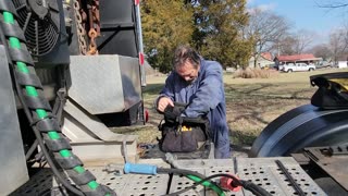 HOW DO YOU ORGANIZE A TOOL BAG?