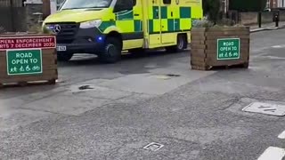 Meanwhile in the UK: 15 minute city blockades prevent an ambulance attending an emergency