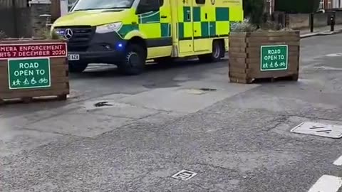 Meanwhile in the UK: 15 minute city blockades prevent an ambulance attending an emergency