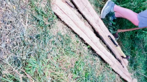 Splitting a Black Locust log with only hand tools part 2.2