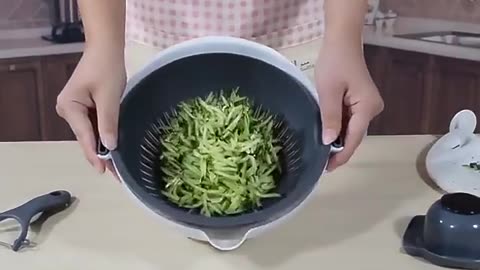 Vegetable & Fruit Cutting Tool 7 In 1 Magic Kitchen Grateing Juicing Grinder