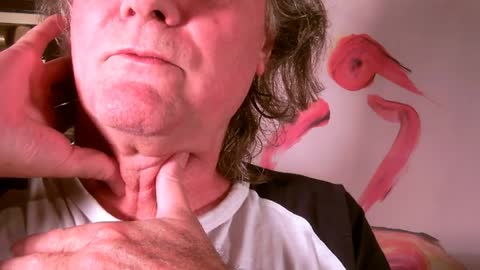 Come fare massaggio gola per voce e mal di gola - tutorial