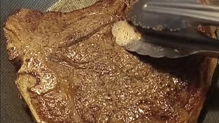 First time reverse searing a T-bone steak 🥩