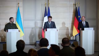 French Pres. Macron meets with Ukrainian Pres. Zelensky ahead of EU summit