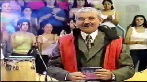 Monterrojo en el programa uruguayo "Bien de bien" que conducía Berugo Carámbula en Canal 10 (2001)