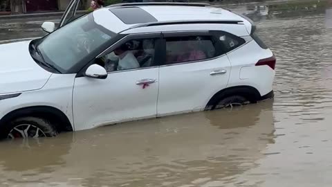 Teok NH37 in flood