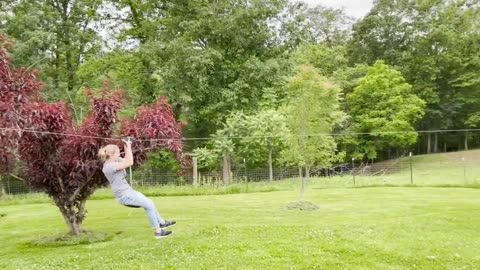 Sister Trying ZipLine Has Poor Execution