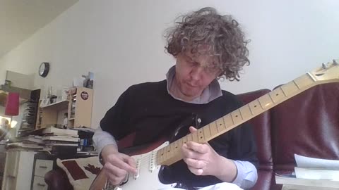 Kristo(f) Gabriel : Guitar practice.