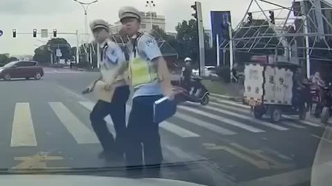 A Guy Ran Over Cop's Foot