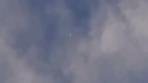 Unidentified object (UFO) allegedly filmed over Little Rock Arkansas USA around 5pm CST