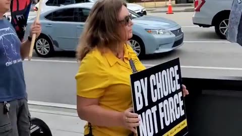 Elon Gerberg Gives Passionate Speech Outside KCW Building Demanding a Stop to the Mask Mandate