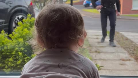Tot's Adorable Reaction to Dad Coming Home