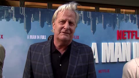 Jeff Daniels compares Trump to his 'A Man in Full' role