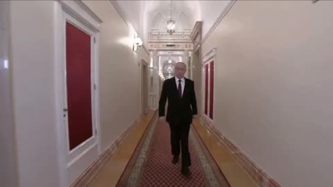 Vladimir Putin leaves his palace for his inauguration
