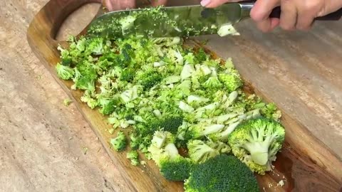 I make this broccoli with eggs twice a week. Delicious and very healthy breakfast!