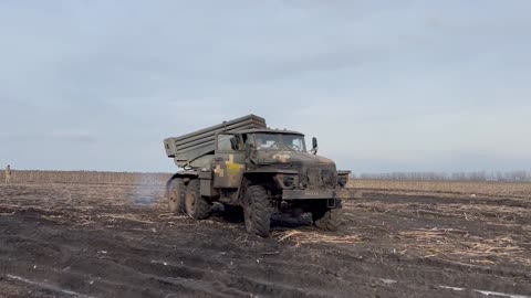 Ukrainian Artillery Takes Out Cluster Of Russian Troops With MLRS
