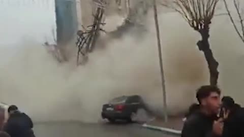 An Apartment Building Collapsing in Sanliurfa, Turkey, Following Two Huge Earthquakes #Shorts