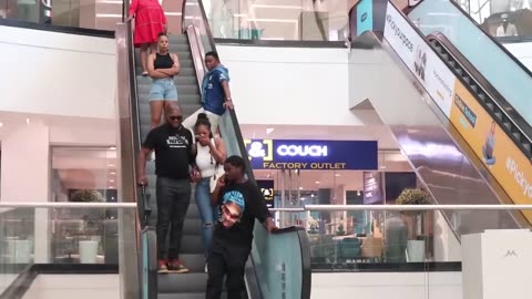 MANTHONG ON THE ESCALATOR PRANK