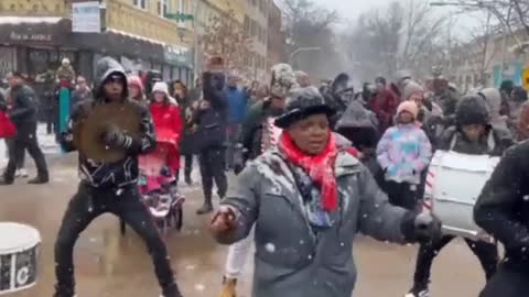 Mayor Lightfoot dances in streets at Chinese new year parade as crime soars 61% in Chicago